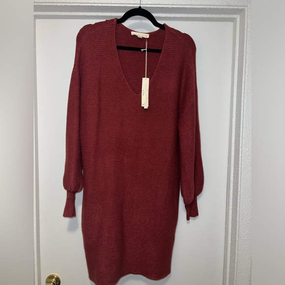 LOVESTITCH sweater dress in red/maroon size large - Picture 1 of 4